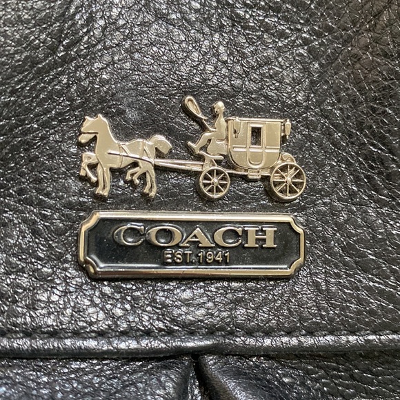 Black leather coach bag with removable top shoulder strap. - Picture 2 of 9